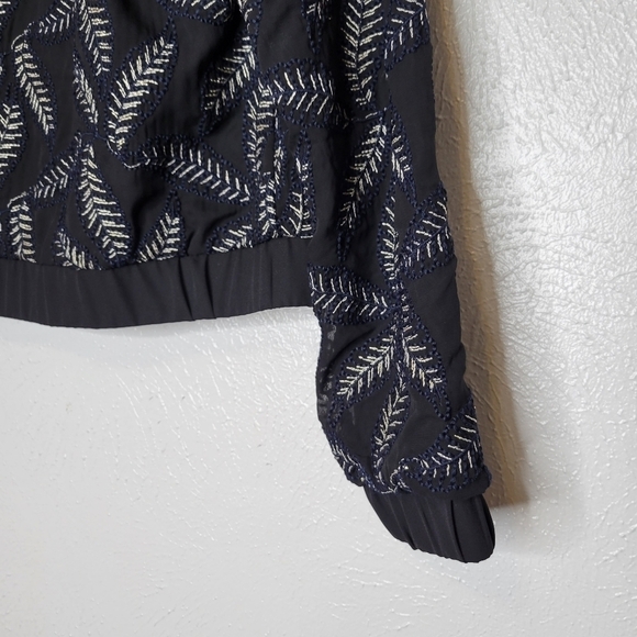 BKE Boutique Leaf Bomber Jacket Women's Size Medium - Picture 11 of 12